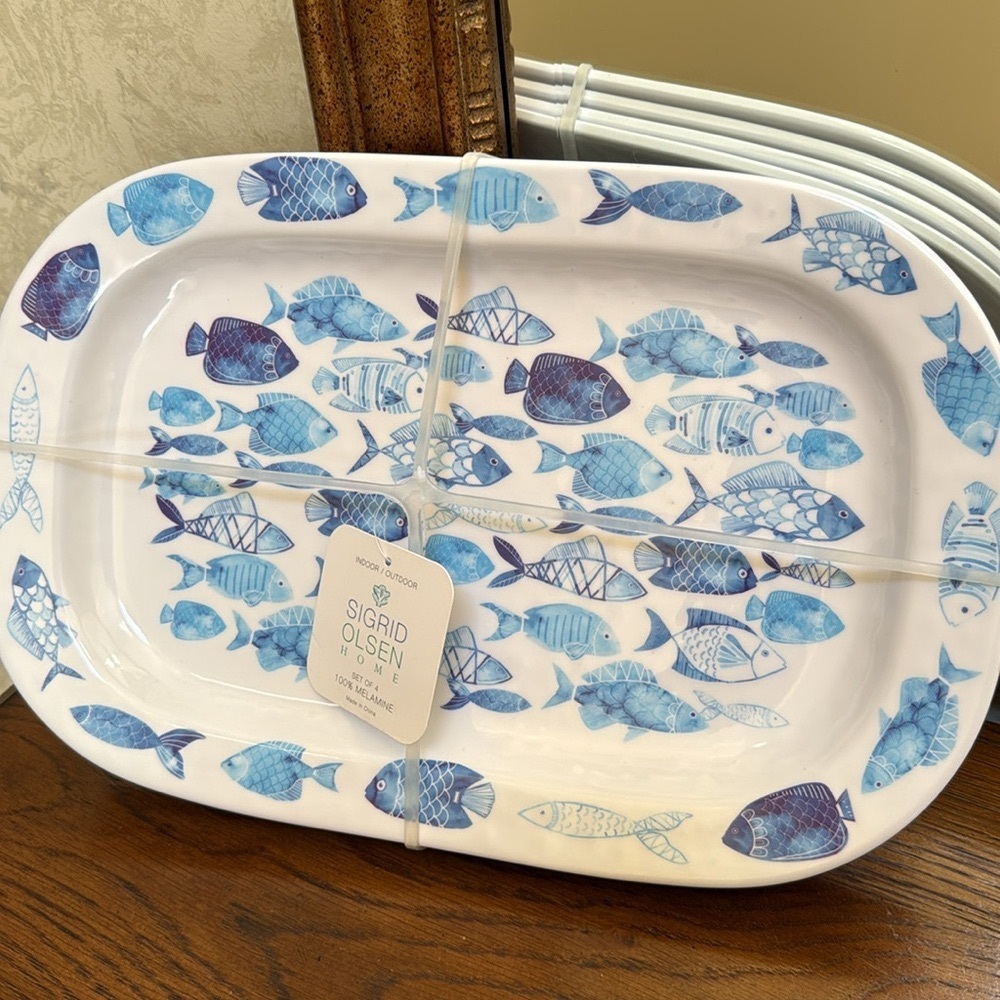 New Sigrid Olsen Blue Fish Melamine Set (4). Rectangular serving plates 9” x 14” - Picture 7 of 7